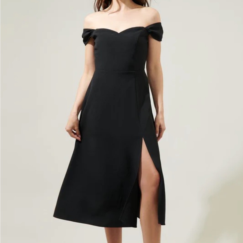 Black dress fully lined by Sugarlips